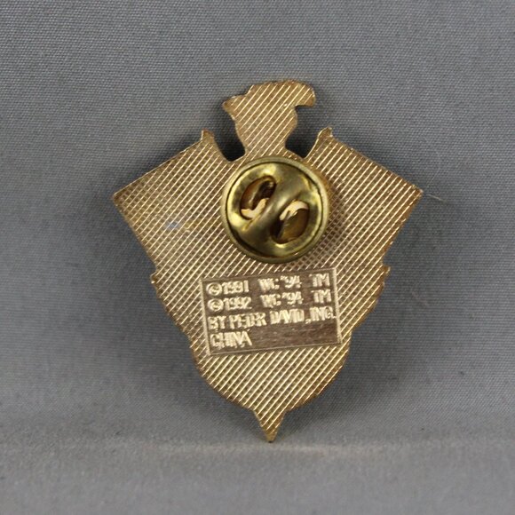 1994 Soccer World Cup Pin - Team Cameroon Dual Flag by Peter David - Metal Pin - Picture 2 of 3